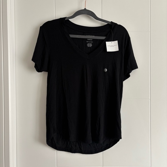 3/$45 American Eagle Soft & Sexy V-Neck T-Shirt - Picture 4 of 5